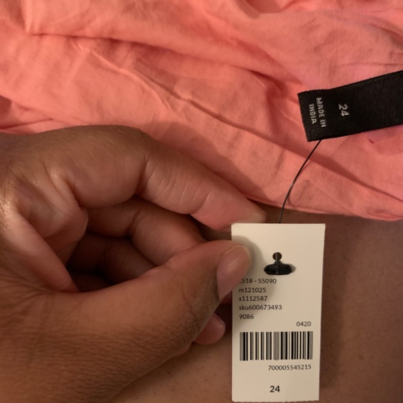 Long sleeve blouse with eyelet at bottom - Picture 3 of 3